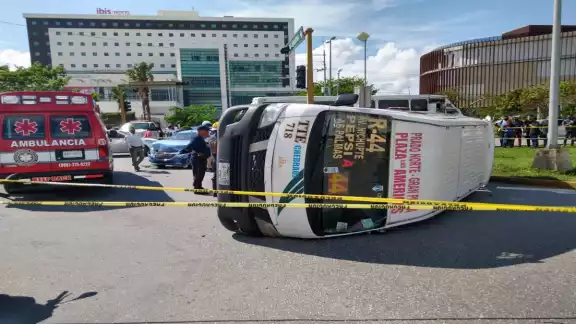 Dos heridos fueron trasladados al hospital. Foto: Jazmín Rodríguez.