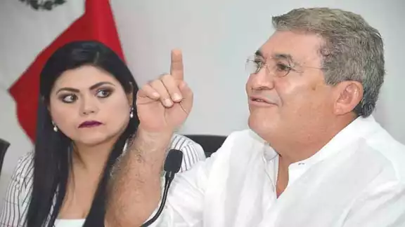 El abogado deja la FGE en medio de señalamientos que lo acusan de conflictos de interés. Fotos: Por Esto!