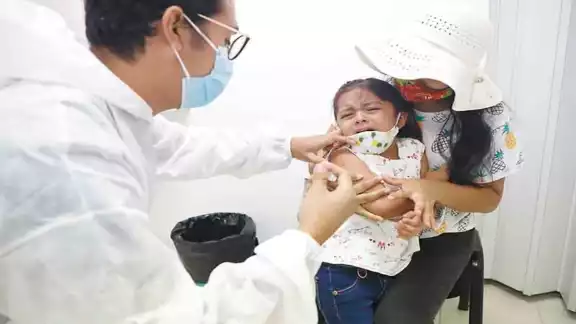La campaña de vacunación contra la influenza dará prioridad a niños, adultos mayores y embarazadas. Foto: Martín Zetina. La campaña de vacunación contra la influenza dará prioridad a niños, adultos mayores y embarazadas. Foto: Martín Zetina.