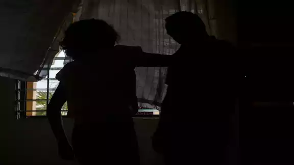 Durante 11 años, Héctor sufrió maltrato por parte de su pareja
quien en una ocasión lo acuchilló.