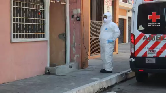 La Cruz Roja realizó 35 traslados de pacientes sospechosos de COVID-19 en los últimos días de septiembre. Foto: Agustín Ferrer. La Cruz Roja realizó 35 traslados de pacientes sospechosos de COVID-19 en los últimos días de septiembre. Foto: Agustín Ferrer.