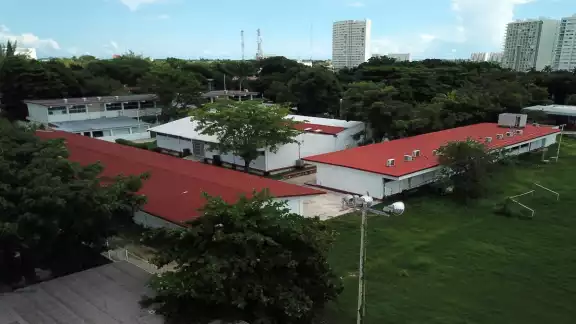 La secretaria de Educación dijo que los 30 colegios edificados en esta administración se encuentran en orden. Foto: Mario Hernández