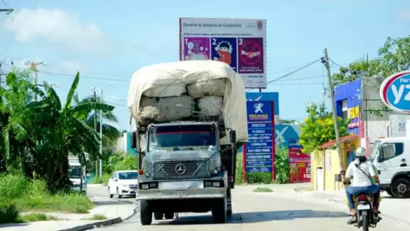 Fomentar el reciclaje y acabar con los basureros clandestinos son metas que deben lograrse en sociedad, afirma la empresa Red Ambiental. Foto: Alan Gómez. Fomentar el reciclaje y acabar con los basureros clandestinos son metas que deben lograrse en sociedad, afirma la empresa Red Ambiental. Foto: Alan Gómez.