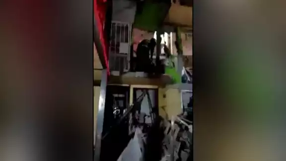 La vecindad registró derrumbes tras la explosión La vecindad registró derrumbes tras la explosión