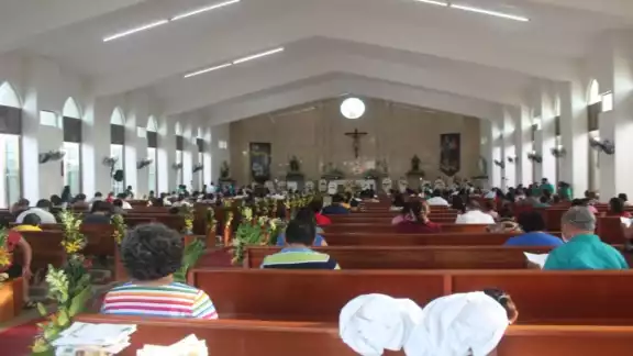 La bendición de la corona de adviento es un signo que expresa el tiempo de preparación para la Navidad. La bendición de la corona de adviento es un signo que expresa el tiempo de preparación para la Navidad.