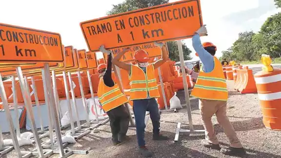Personal con maquinaria comentó que no se tienen mayores obstáculos, porque se hace sobre la zona impactada. Personal con maquinaria comentó que no se tienen mayores obstáculos, porque se hace sobre la zona impactada.