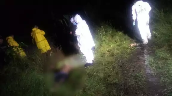 Según vecinos de la comunidad, el hombre vivía en las galeras
y trabajaba como ayudante en un minisúper. Según vecinos de la comunidad, el hombre vivía en las galeras
y trabajaba como ayudante en un minisúper.