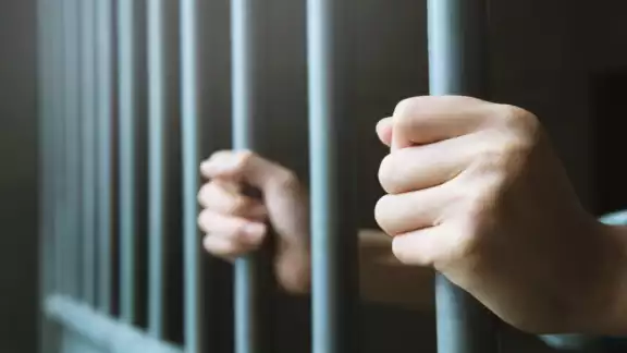 Un hombre fue sentenciado a dos años de prisión por el robo a una escuela en Mérida
Un hombre fue sentenciado a dos años de prisión por el robo a una escuela en Mérida
