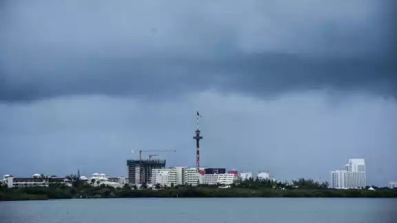 La Tormenta Tropical Gamma se ubica a 90 kilómetros de la Isla de Cozumel. Foto: Cuartoscuro