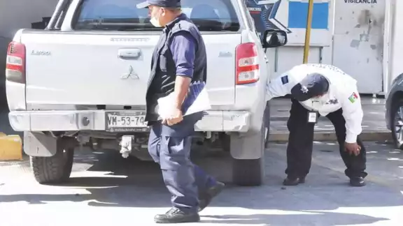 Los recursos de la licitación provienen del Fortaseg y son para uniformes, vestimenta y equipo policíaco. Los recursos de la licitación provienen del Fortaseg y son para uniformes, vestimenta y equipo policíaco.
