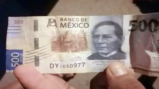 El hombre aseguró que otra persona le había pedido comprar refrescos con el dinero. Foto: Jorge Aké.