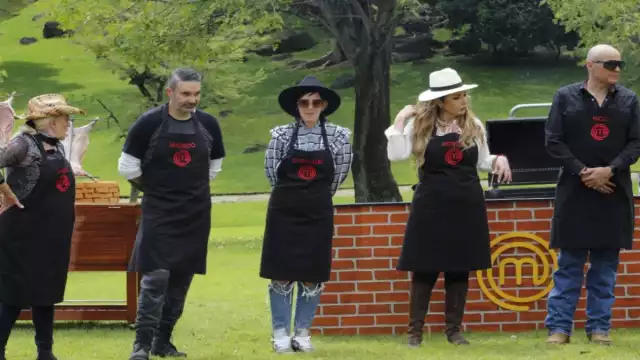 Mauricio Islas fue el eliminado del programa número 15 de MasterChef Celebrity, pues su platillo de eliminación fue el menos acertado, de acuerdo a los tres jurados del programa