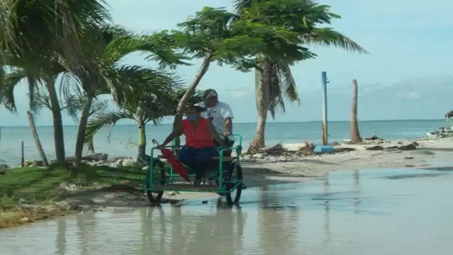 Pobladores señalan que prevalece la falta de agua potable, energía eléctrica y pavimentación. Foto: Irene Barradas.
