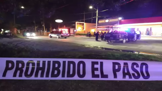 El hombre ejecutado en la Supermanzana 510, iba saliendo del estacionamiento de una tienda de conveniencia. Foto: Por Esto!
