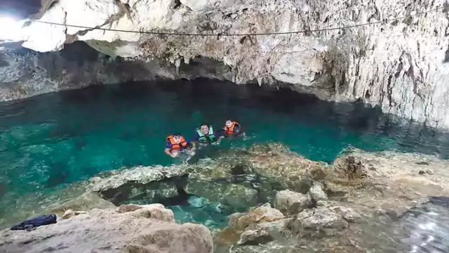 Sus propietarias cuentan que antes sólo había una forma de llegar al cenote y era por medio de dos rieles de acero.
