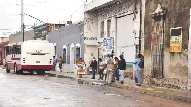 Aseguran que alejar los paraderos tiene el objetivo de evitar posibles contagios en el Centro Histórico. Foto: Víctor Gijón.