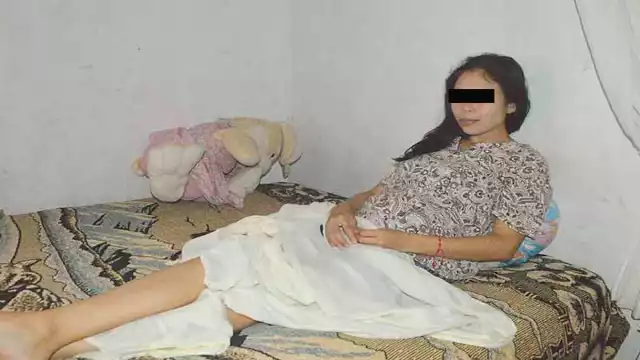 La mujer se encuentra en una clínica privada, tras sufrir una amenaza de aborto. Foto: David Collí.