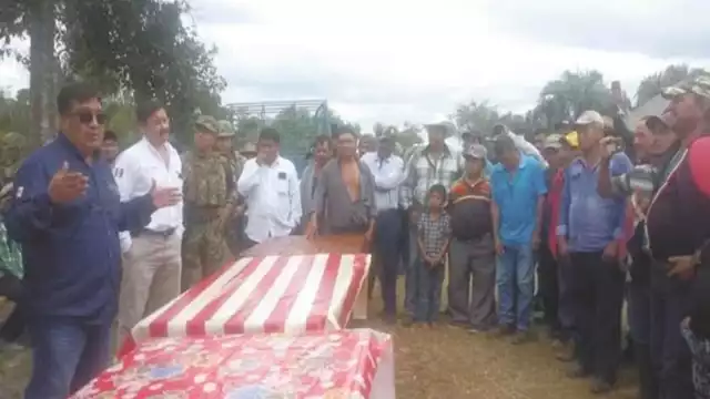 No hubo acuerdos en la reunión de autoridades y habitantes en La Tigra. Foto: Emmanuel Pérez.