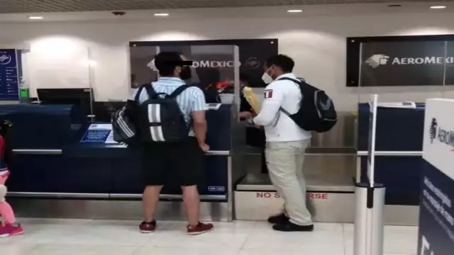 No se informó sobre la causa de la deportación. Fotos: Víctor Lara Martínez.