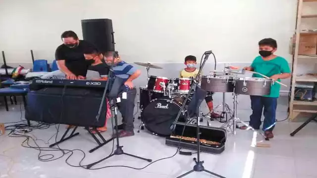 La fundación Pro México Indígena apoyo en la adquisición de instrumentos musicales. Foto: Benito Cetina.