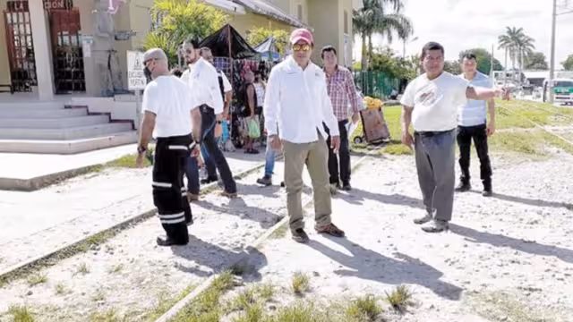 Durante la inspección visitaron puntos como el puente del ferrocarril y la antigua estación.