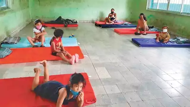 Los afectados fueron trasladados a los albergues temporales habilitados por Protección Civil. Foto: Por Esto!