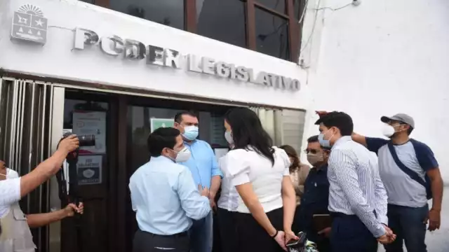 Las manifestantes declararon que el diputado Gustavo Miranda  rompió los acuerdos que se tomaron el lunes pasado.