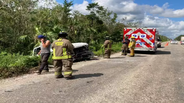 El incidente ocurrió a espaldas del Aeropuerto de Cancún. Fotos: Rubén Cruz.