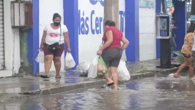 Algunos ciudadanos realizaron compras de pánico. Foto: José Pacheco.