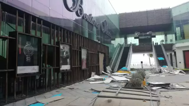 El centro comercial también resultó afectado tras el paso del Huracán Delta. Fotos: Víctor Ávalos.