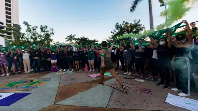 Mujeres en 5 municipios de Quintana Roo se manifestaron para pedir la despenalización del aborto. Foto: Erick Marfil.