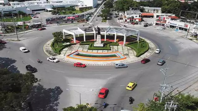 Las de la Dondé, al inicio de Itzaes, y la de Siglo XXI, en Xcumpich, clasifican entre las de mayor riesgo. Fotos: Cuauhtémoc Moreno.