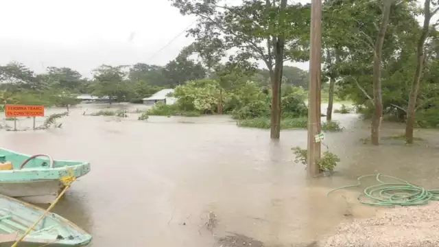 De continuar las precipitaciones, el nivel del agua superaría la altura actual. Foto: Julio Gutiérrez.