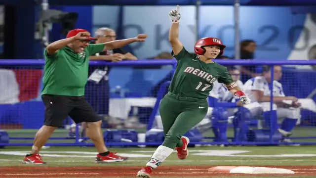 Dallas Escobedo abrió como pitcher en el juego, donde, sin problemas, dio salida  a las italianas Laura Vigna, Amanda Fama y Andrea  Filler.