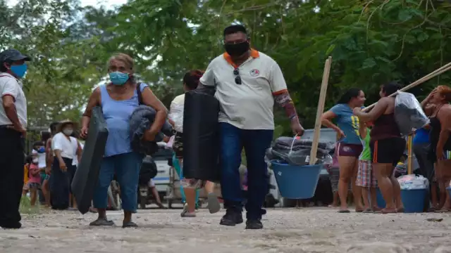 Los insumos fueron entregados a las familias afectadas por el Huracán Delta. Fotos: Mario Hernández