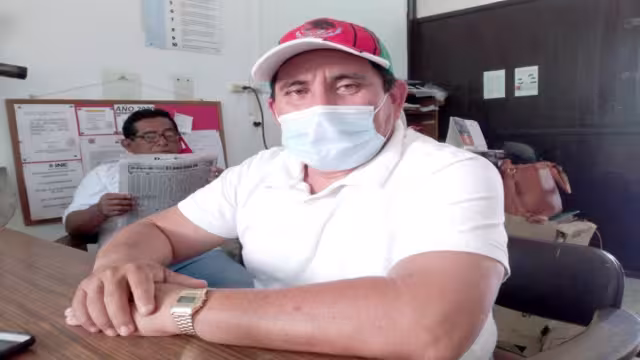 El edil Diego Palomo advierte que sólo se quedarán quienes realmente trabajan y sin antigüedad laboral. Foto: José Valencia.