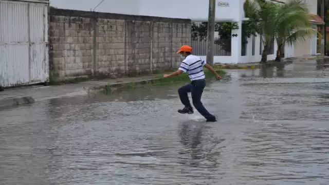 Denuncian que las autoridades no han acudido a realizar la pavimentación de la zona. Fotos: Agustín Ferrer,