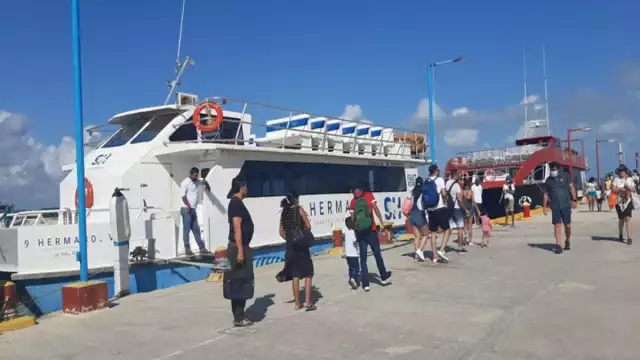 Retornan los horarios para cruces desde las cinco de la mañana hasta las nueve de la noche. Foto: Luis Enrique Cauich.