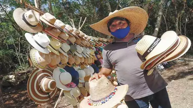 El proyecto podría ubicar a los artesanos que actualmente venden dentro de la zona arqueológica.