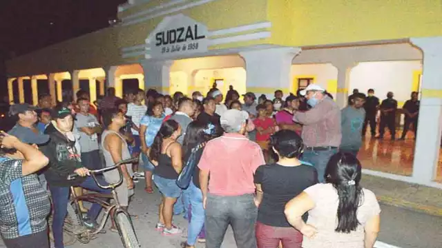 Los habitantes fueron convocados por una de sus dirigentes. Foto: David Collí.