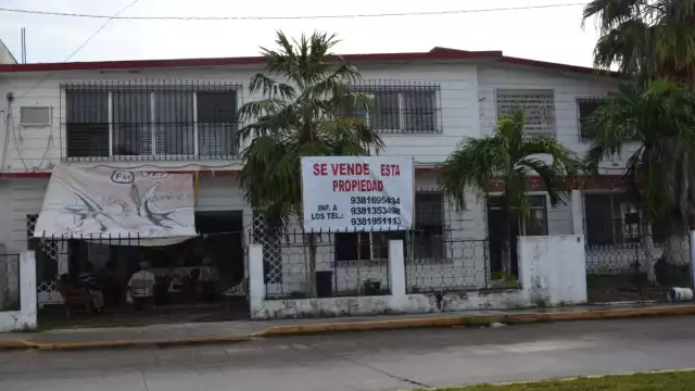 El líder de los pescadores acusa que un grupo disidente quiere vender las instalaciones de la agrupación. Foto: Fernando Kantún.