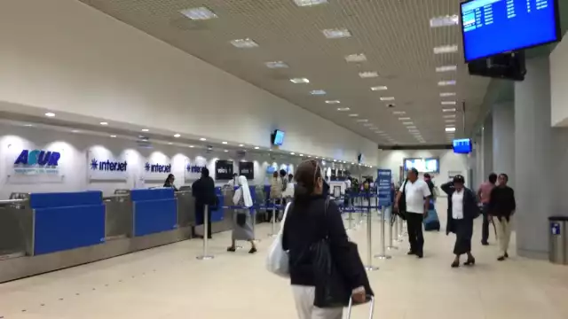 Cerca de veinte pasajeros resultaron afectados.