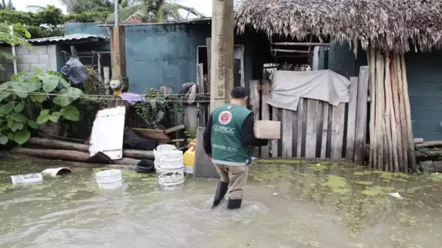En Huay-Pix, 45 viviendas han sido afectadas y los propietarios se mantienen en ellas para resguardar sus pertenencias.