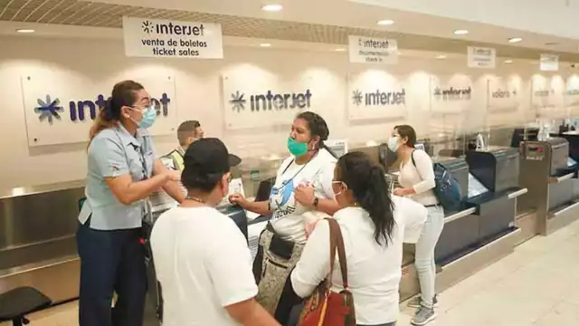 La Profeco emitió una alerta para que usuarios no compren boletos de esta línea aérea. Foto: Edwin Aguilar.