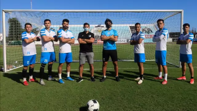 El joven de 20 años de edad se formó en la cantera de Cruz Azul, en 2021 jugó algunos partidos con el Cruz Azul Hidalgo