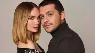 La pareja se comprometió a matrimonio el pasado mes de mayo. Foto: Especial