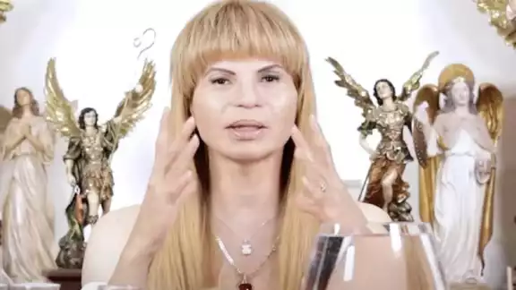 Mhoni Vidente revela poderoso ritual para atraer abundancia en 2024 Mhoni Vidente revela poderoso ritual para atraer abundancia en 2024