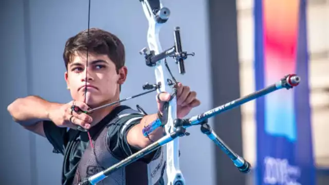 Carlos Vaca, promesa del tiro con arco en México