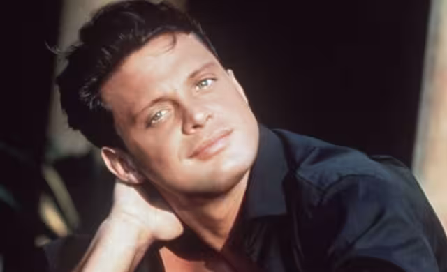 En la temporada 3 de la bioserie de Luis Miguel se destapan los problemas económicos y personales como el consumo de alcohol de El Sol