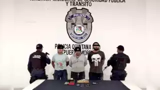 Tras la detención, los tres fueron trasladados a las inmediaciones de Seguridad Publica donde fueron puestos a disposición de la FGE